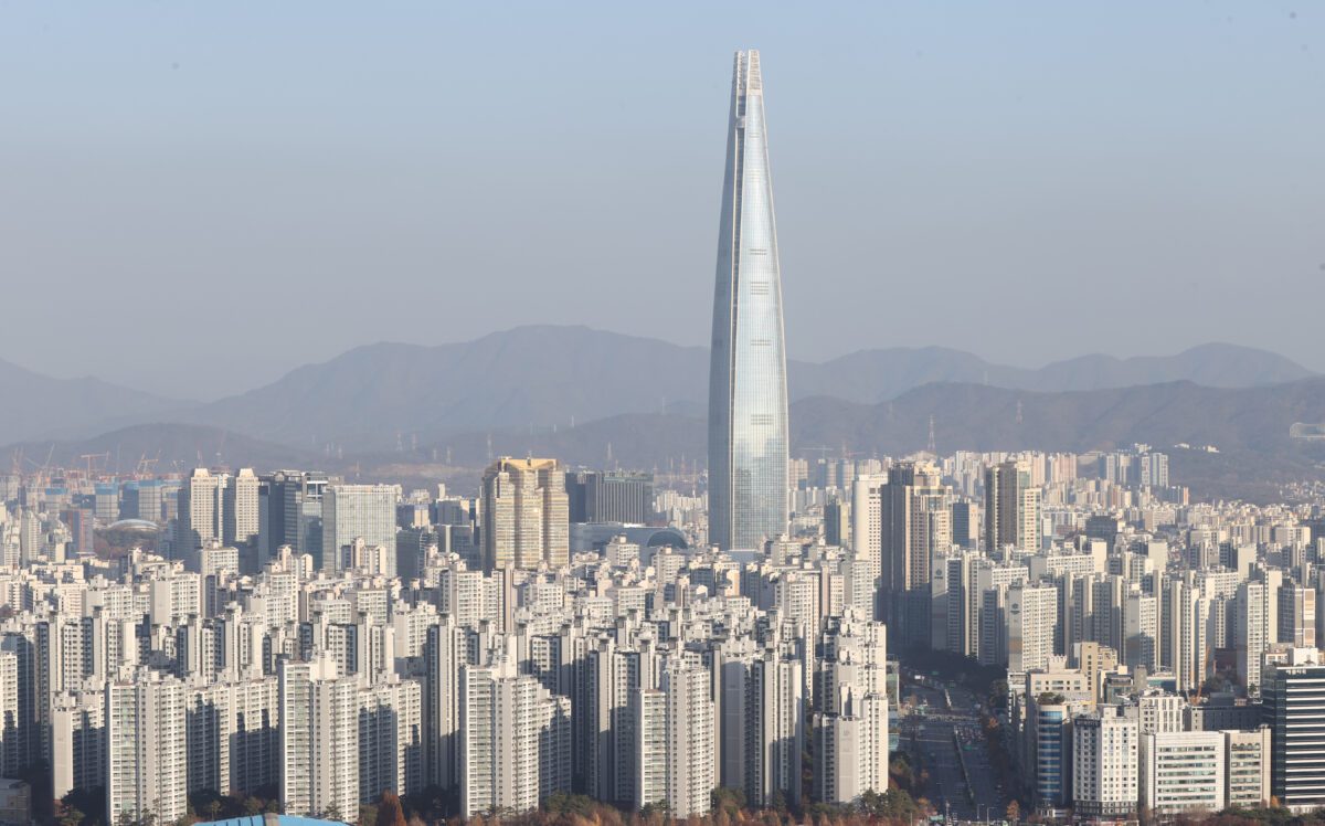 [재산공개] 김영호 장관, 6천만원 늘어 26억…가상자산 토큰 보유