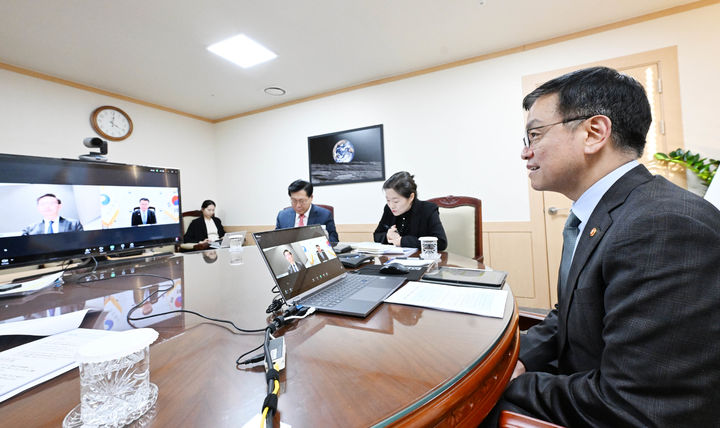  최 대행, 글로벌 신평사 면담… “韓 정치적 불확실성 해소될 것”