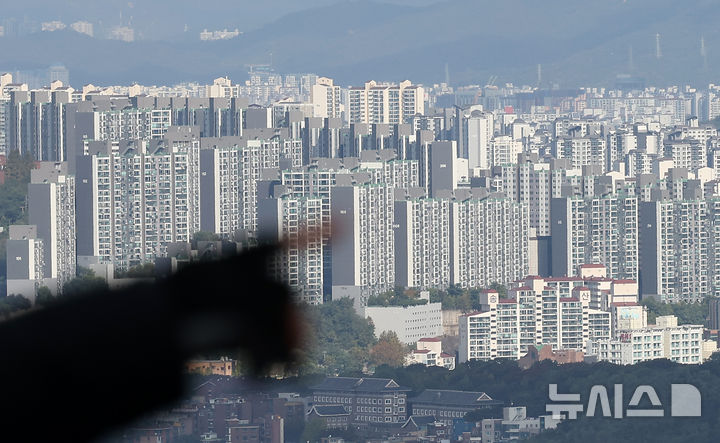  서울 아파트값 9개월 만에 ‘보합’…하락 전환 눈앞